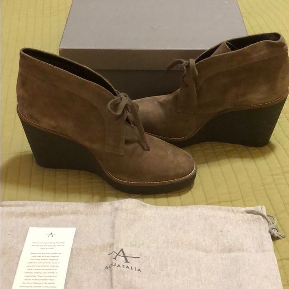 Aquatalia Vianna Suede Booties in taupe - Picture 4 of 7